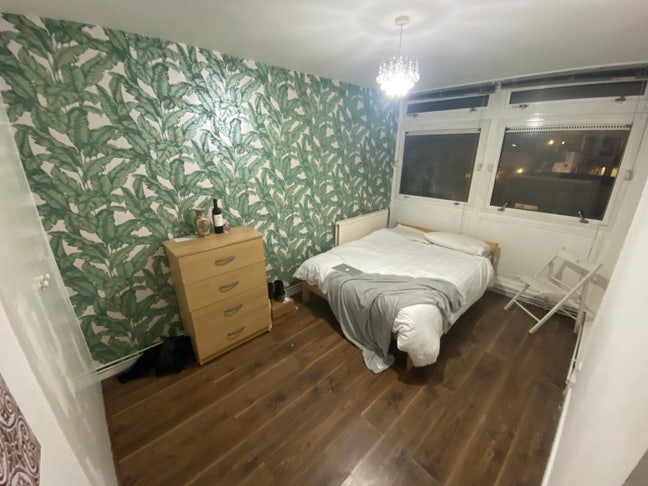 Nice Room in Aldgate-2mins to 🚆- Bills Included ✅ Main Photo