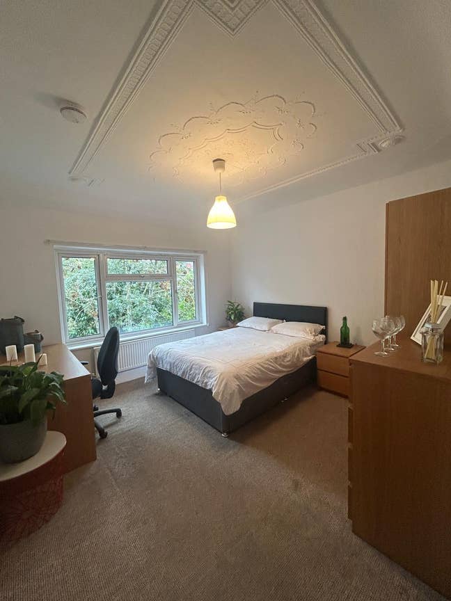 Double Rooms close to University Main Photo