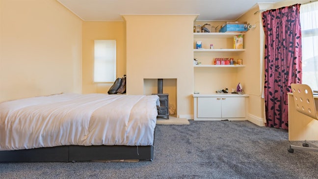 Huge double bedroom  Main Photo