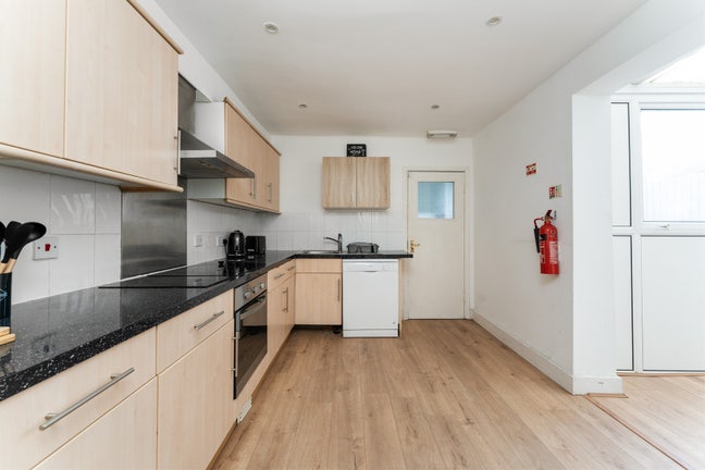 🏡 £150 OFF First Month 💥 All Bills Incl. Main Photo