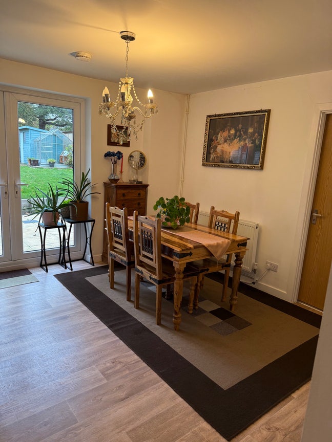 Room Main Photo