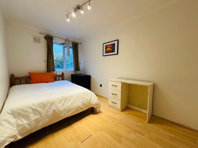 🖼️Cosy Mile End 2 bathroom split floor  Main Photo