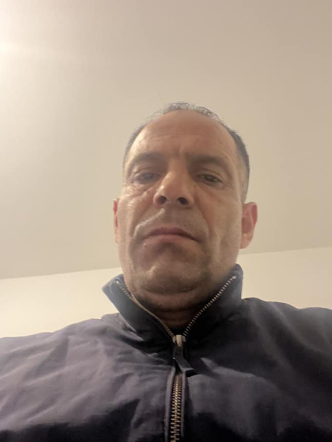 48 year old Male seeks a single or double room Main Photo