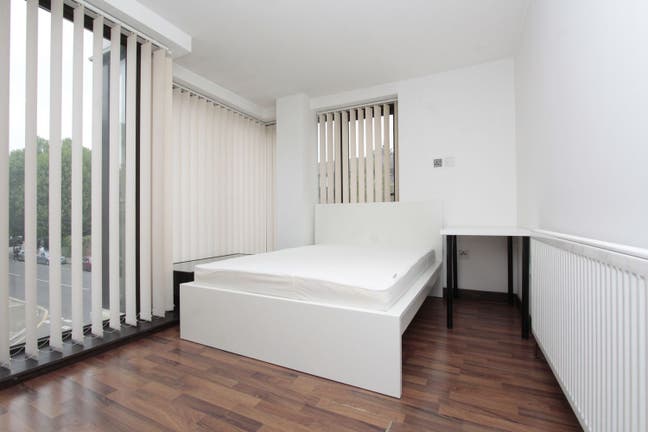 Last new rooms in Canary Wharf E14 to move ASAP Main Photo