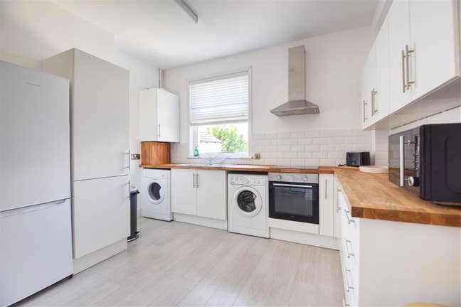 ✨ Stunning 4-Bed Modern House Share ✨ Main Photo