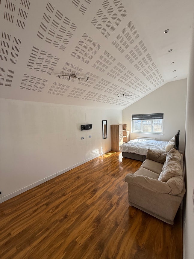 Very Large Studio Bedroom Available!! Must See!!  Main Photo