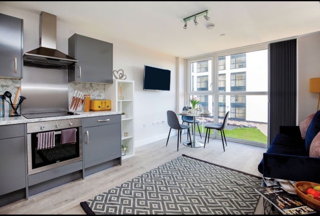 1 bedroom in a 2bedroom flat  Main Photo