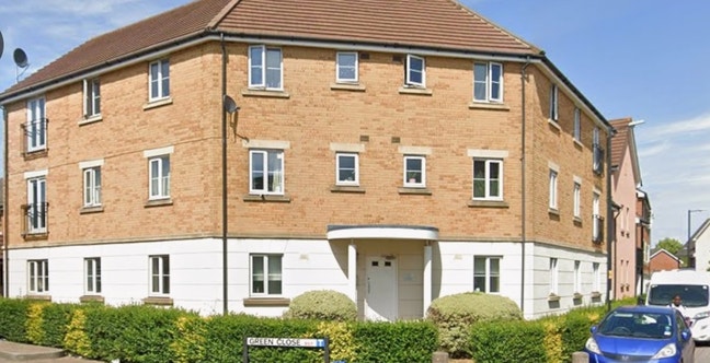 Large Double En Suite Room with Parking Main Photo