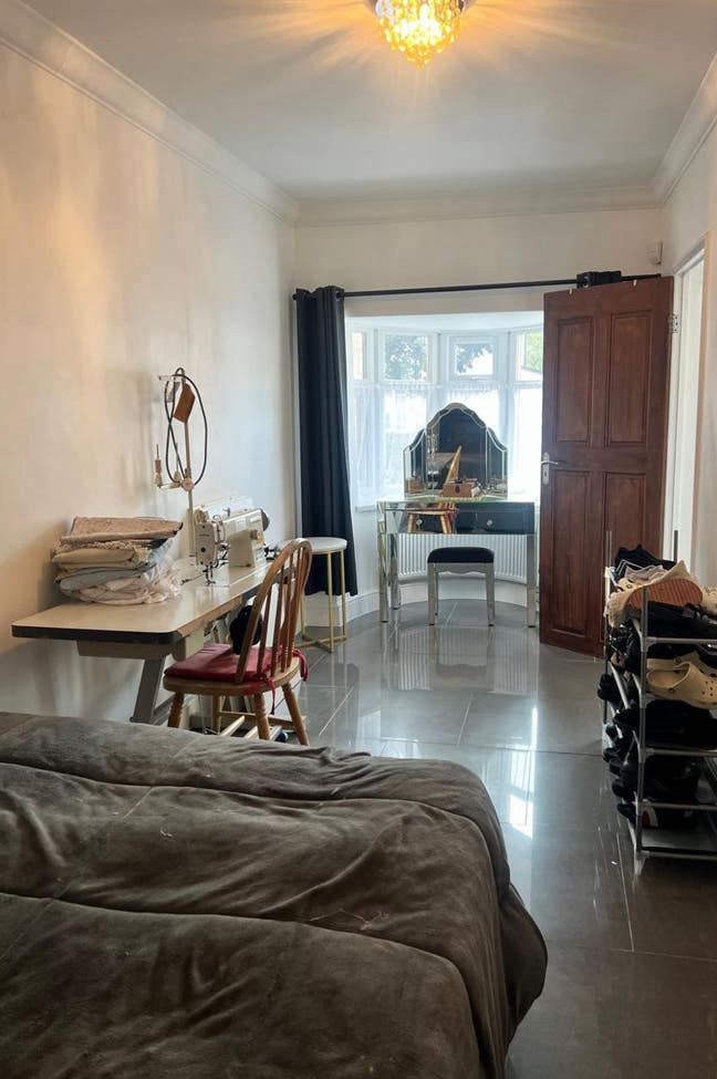 Studio Flat to Let - Barking IG11 9EY - £800 Main Photo