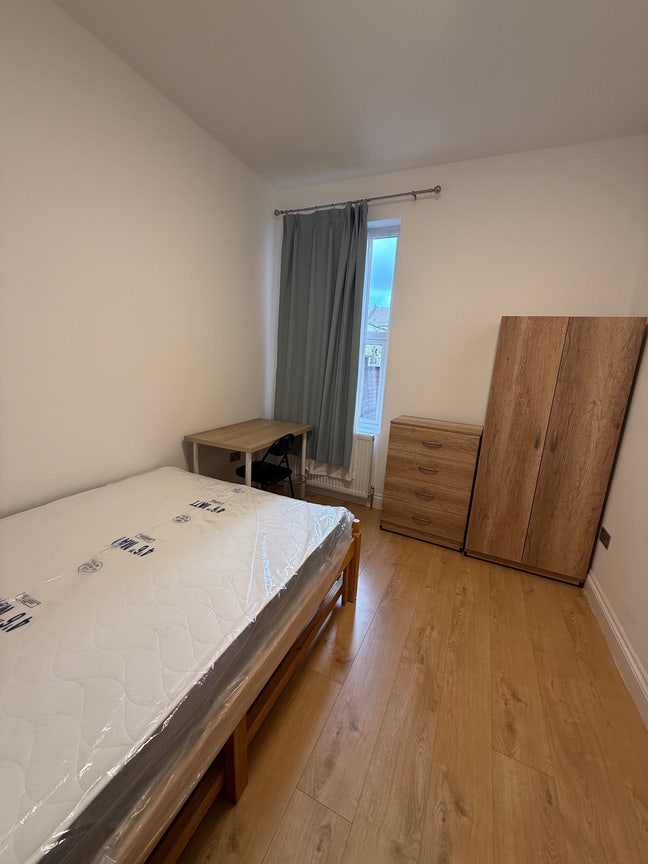 Ensuite room in seven sisters Main Photo