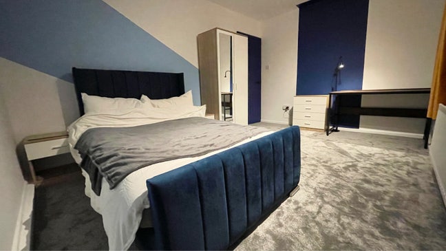 City centre  Double room bills included  Main Photo