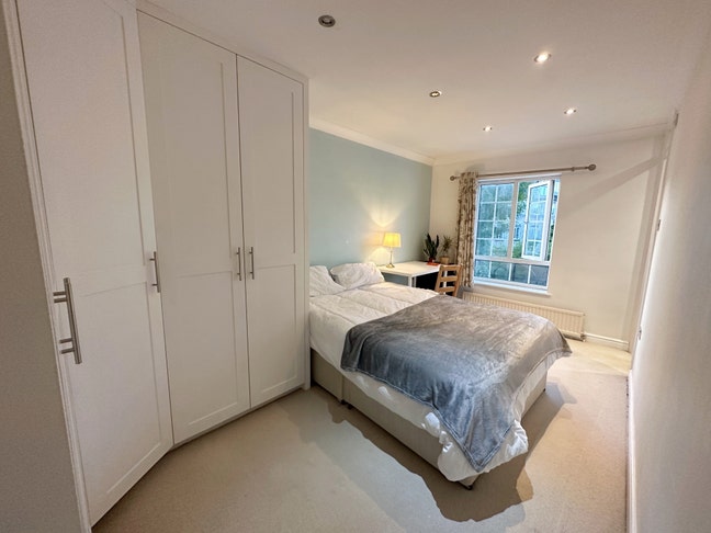 🏠Bright, Furnished En-Suite Room in Canada Water Main Photo