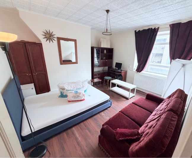    1   room   £650 pcm   White   City Whatsapp  Main Photo