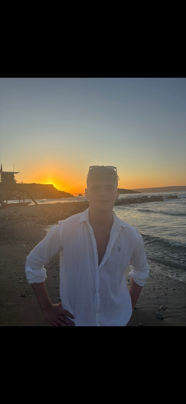 Hi I’m James, I’m looking for a flat share  Main Photo