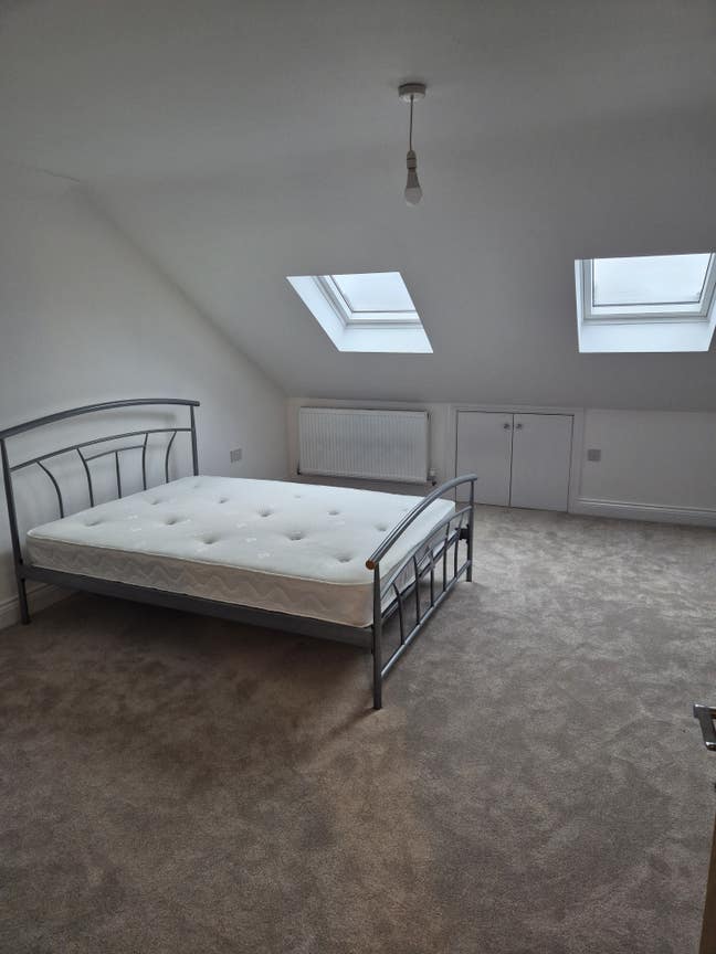 Spacious room in Central Slough (SL1) Main Photo