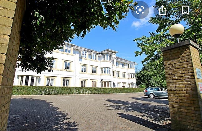 Room available in 2 bedroom modern flat Main Photo