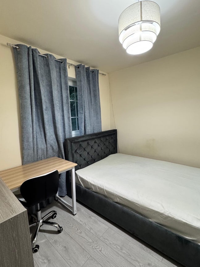 Large luxury double bedrooms in Salford  Main Photo