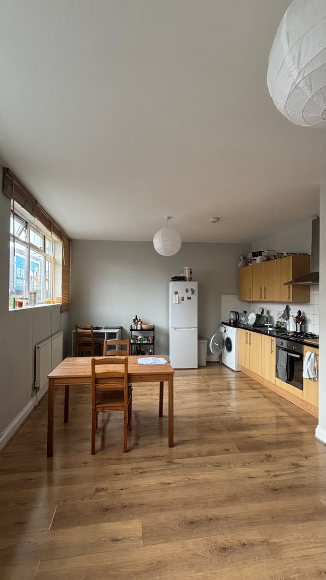 Room available in spacious 2-bed Peckham flat Main Photo