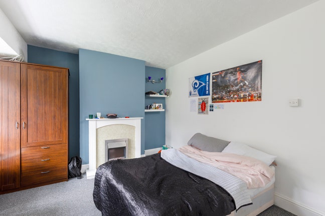 Stunning Newly Decorated House In Prime Location  Main Photo