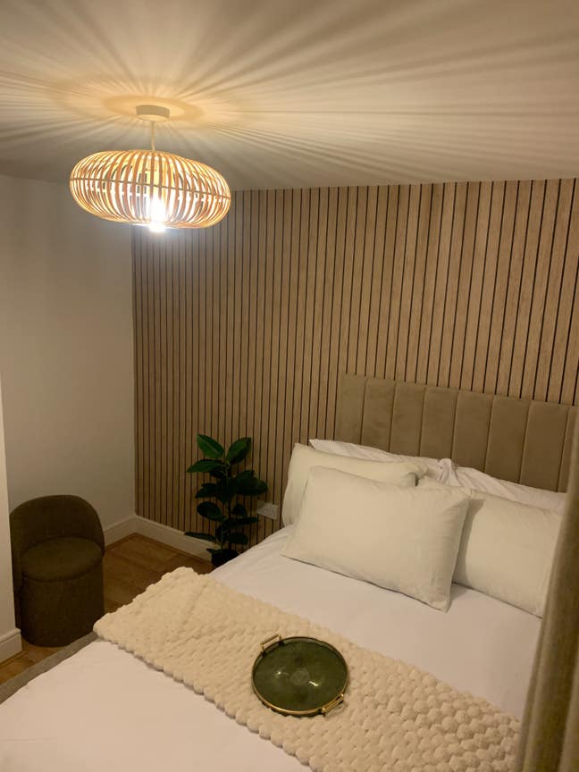 Double room with personal bathroom to rent Main Photo