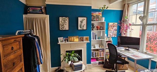 Double room in calm household Main Photo