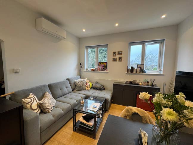 1 Bed Beautiful Flat - NW4 Modern Flat  Main Photo