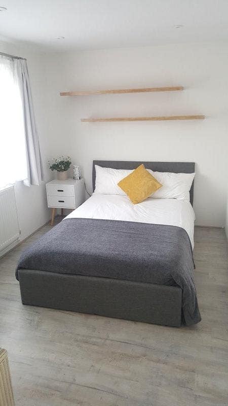 Room near Cambridge North train station Main Photo