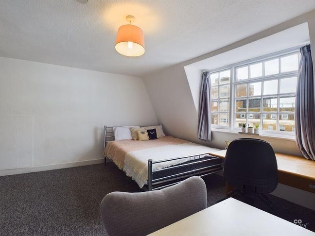 Rooms Near Hospital & Beach – All Bills Inc. Main Photo