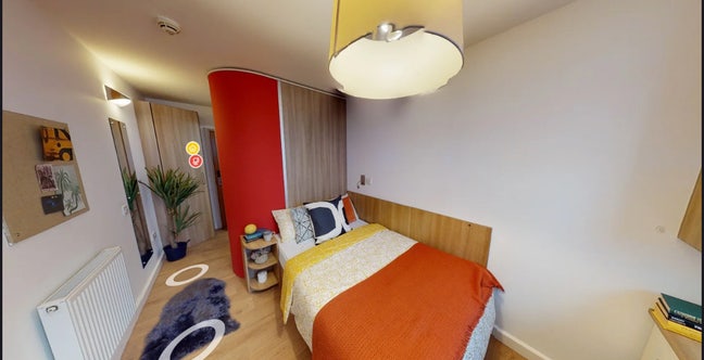 Small double bedroom (Ensuite) - 10th floor  Main Photo