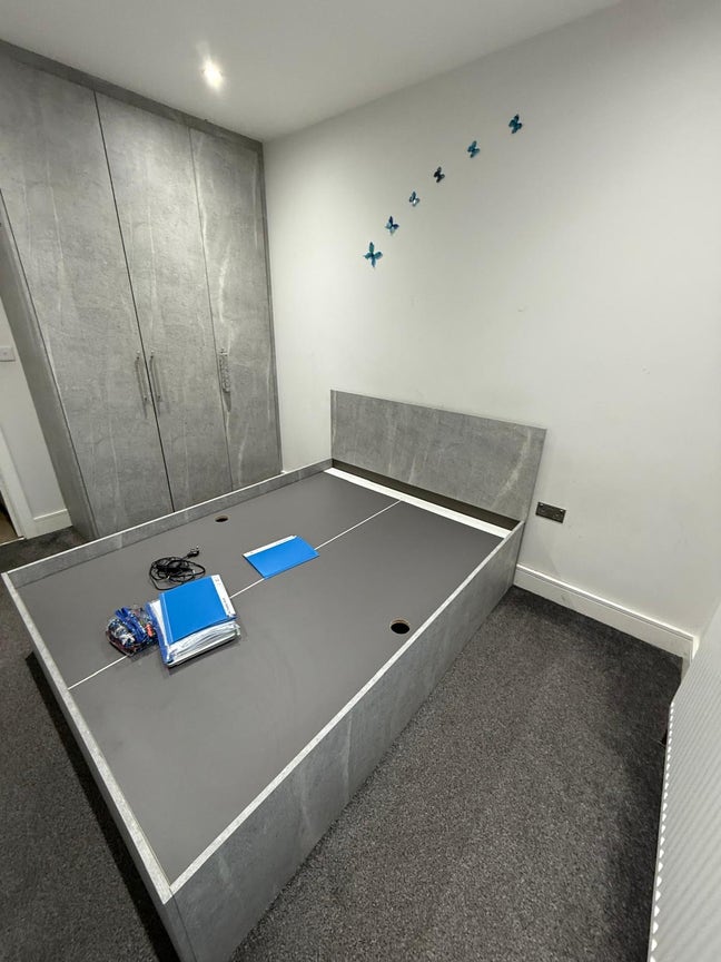 Furnished double bedroom  Main Photo