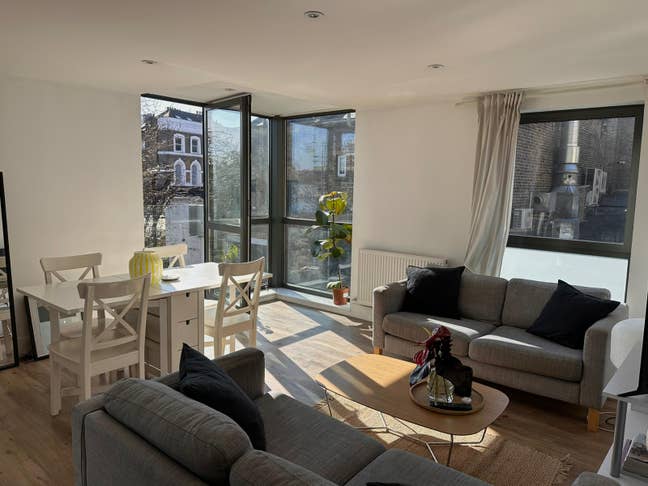 Spacious Double Bedroom with En Suite, Dalston Main Photo