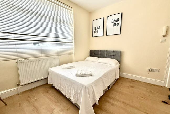 Studio in Blythe Road, Shepherds Bush, W14 Main Photo