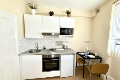 Studio in Blythe Road, Shepherds Bush, W14 Main Photo