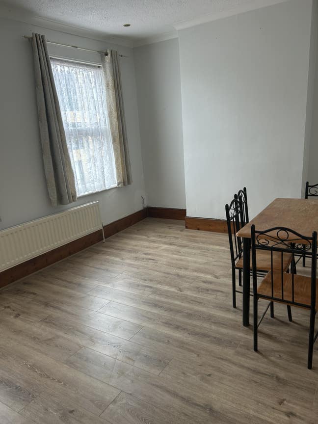 Two bedroom flat close to east Croydon station  Main Photo