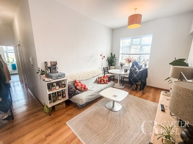 Stunning 2 Bed flat on Bedford Rd West Ealing Main Photo