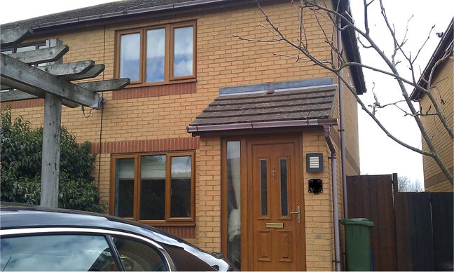 2 Bed Semi-Detached House, Westcroft MK4 Main Photo