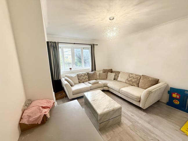 Versatile 1-2 Bed Flat in Islington (N1) Main Photo