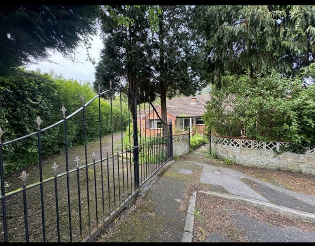 Bungalow to let - Lumbertubs Rise, NN3 6AJ Main Photo