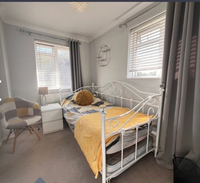 Single Bedroom to rent Main Photo