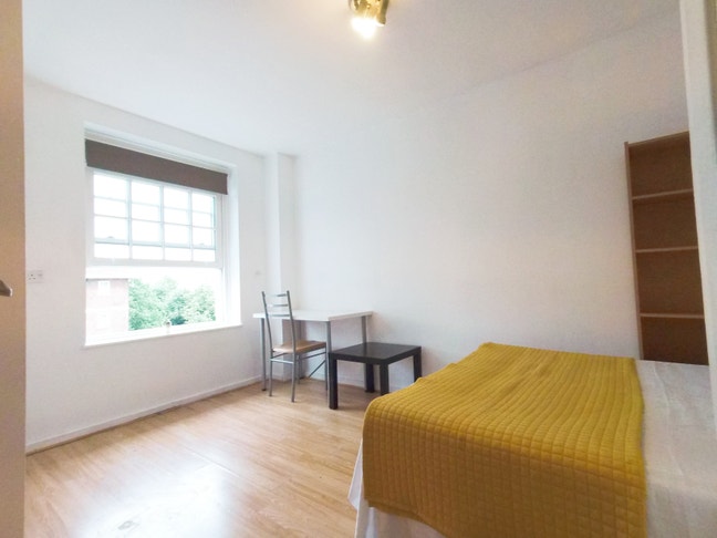 Bright & Spacious 5 bedroom flat , 7 min Vauxhall  Main Photo
