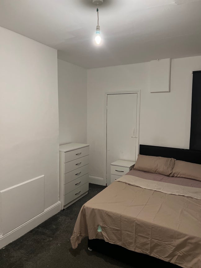 Room to rent Main Photo