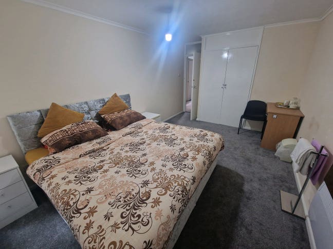A Luxury Bedroom with sofa Available in Hastings
 Main Photo