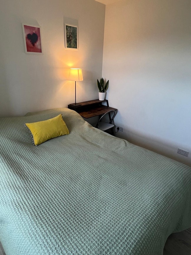 Spacious double bedroom in Broadway Market  Main Photo