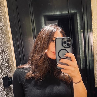 38 year old Female seeks a double room Main Photo