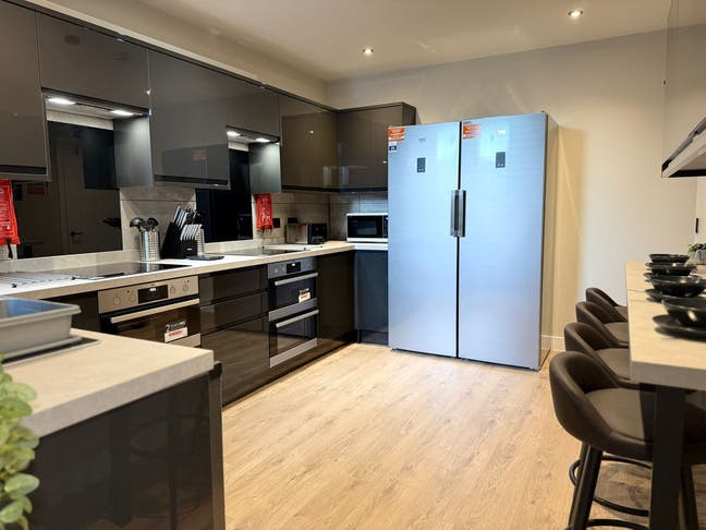 Brand New Luxury Double Ensuite Rooms Main Photo
