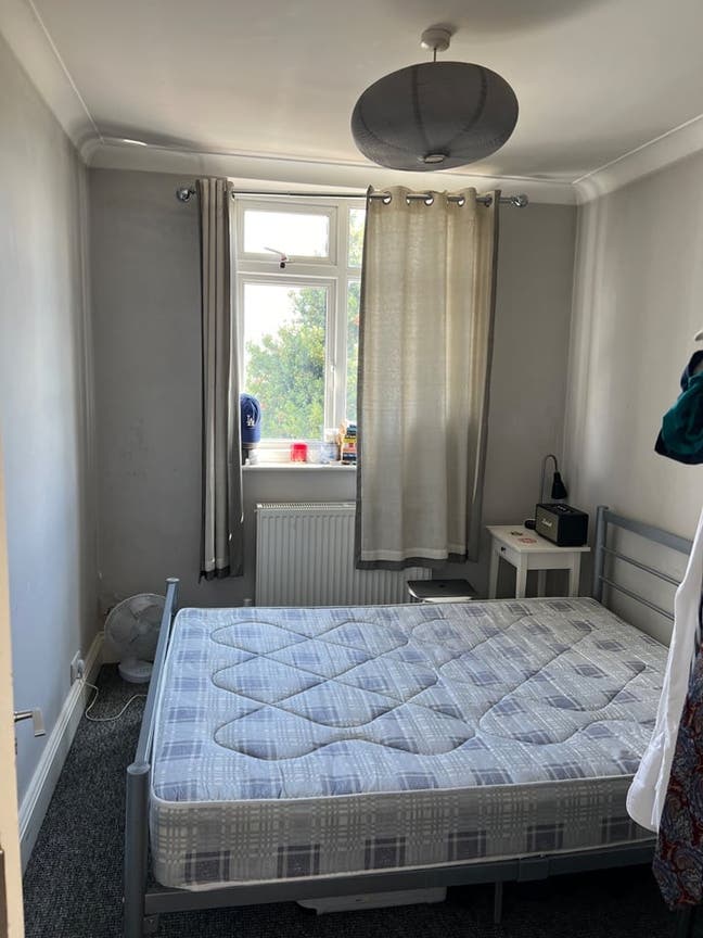Room Available near Neasden Station Main Photo