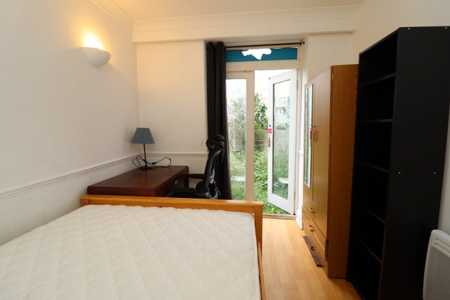 5 Min from Central Line & Victoria Park! Main Photo