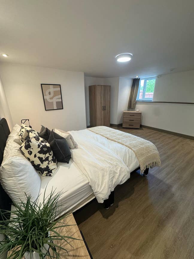 Refurbished Single Occupancy Rooms Available 21/11 Main Photo