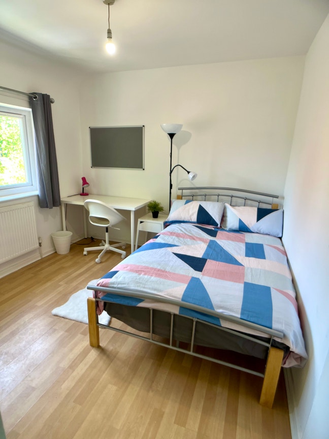 Double Room with Private Bathroom in beeston Main Photo