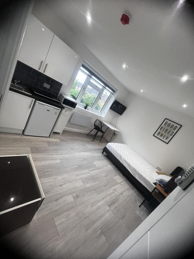 En-Suite Double Room with Private Kitchenette Main Photo